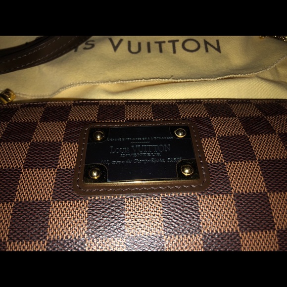 SOLD****Louis Vuitton Eva clutch Damier ebene - Picture 2 of 7